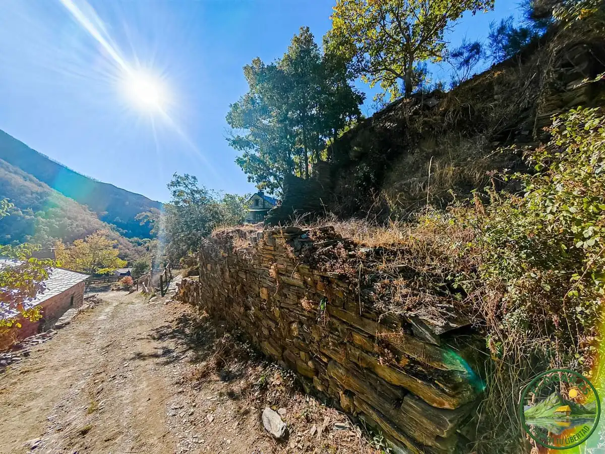 Vista exterior de Casa adosada en venta en Ponferrada
