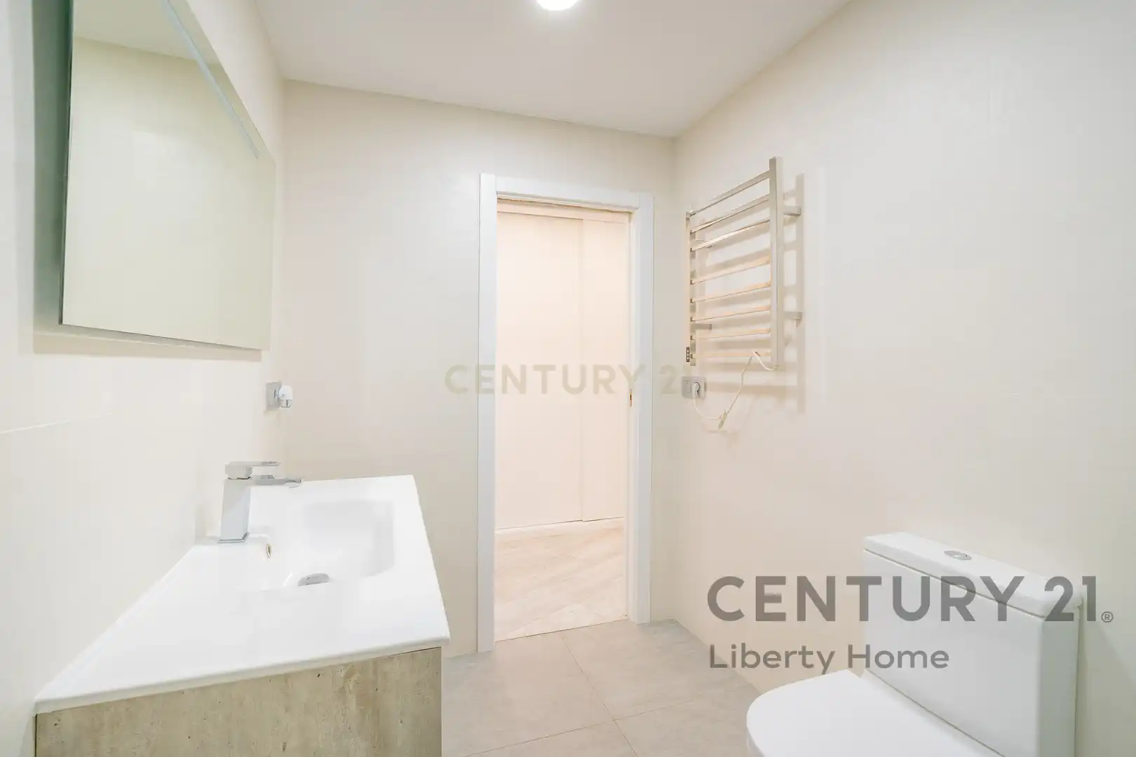 Bathroom of Apartments for rent in Valencia  with Air Conditioner, Private garden and Oven
