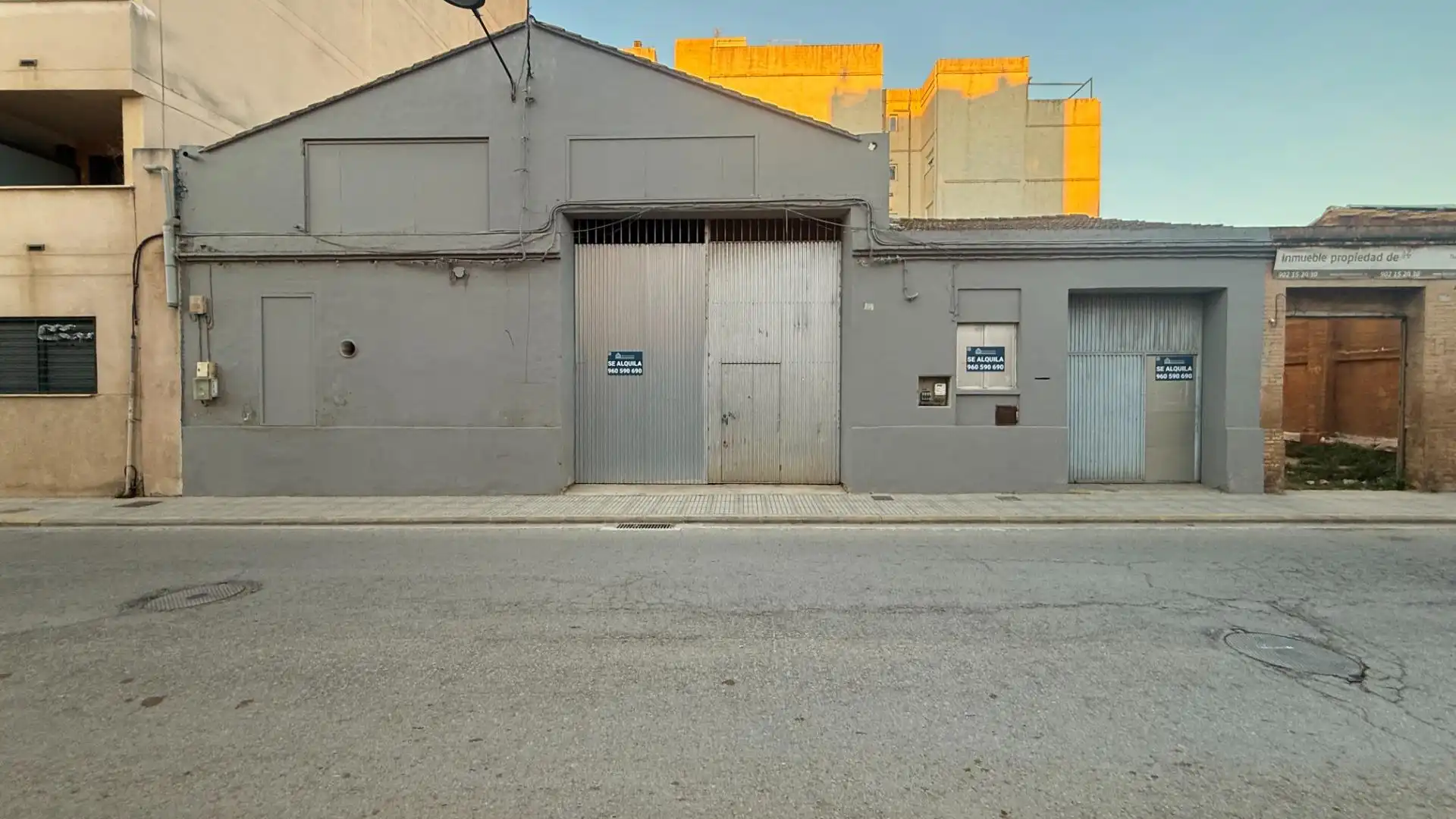 Vista exterior de Nau industrial de lloguer en Paiporta