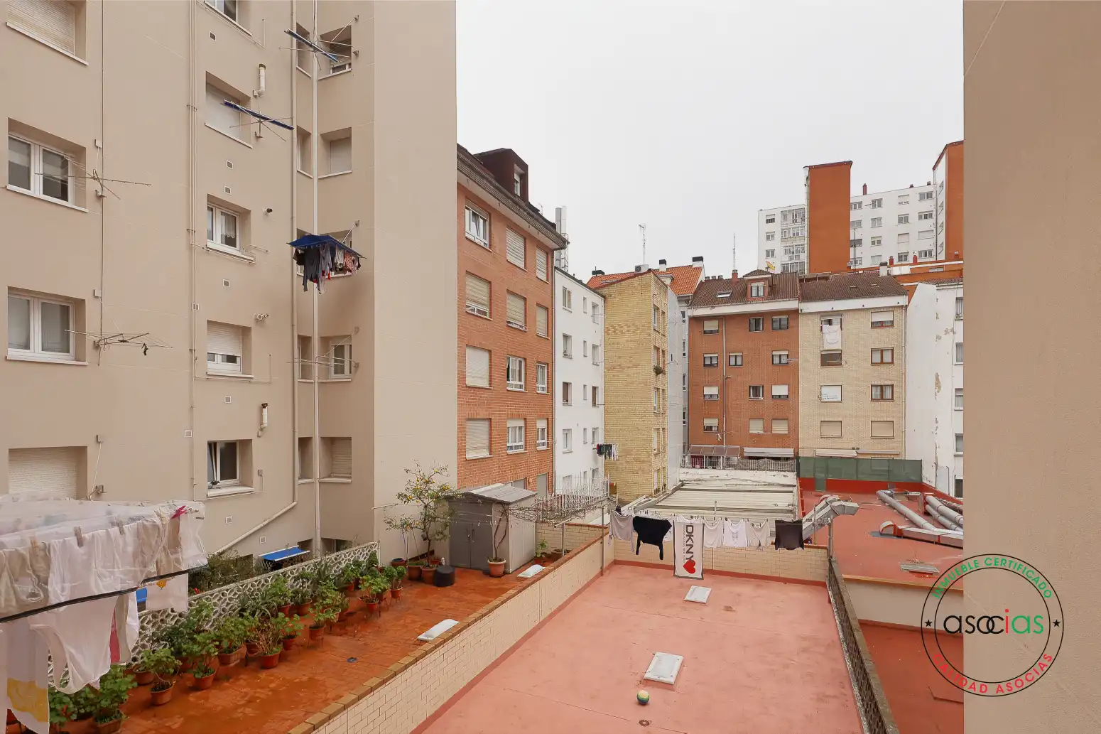 Vista exterior de Pis en venda en Gijón  amb Calefacció, Parquet i Traster