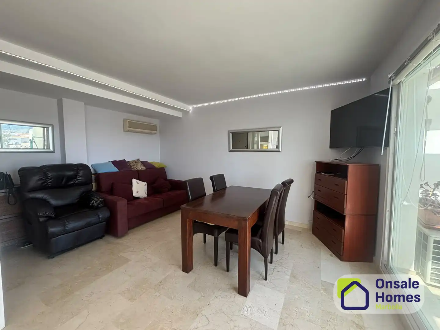 Dúplex con terraza en venta en Avenida General López Domínguez, imagen 10