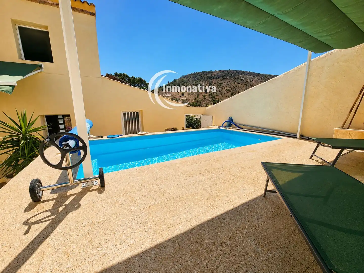 Swimming pool of Houses for sale in Pedanías Oeste