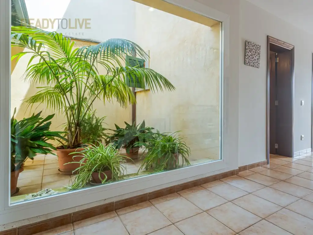 Terrasse von Einfamilien-Reihenhaus zum Verkauf in Alcúdia mit Klimaanlage, Privatgarten und Terrasse