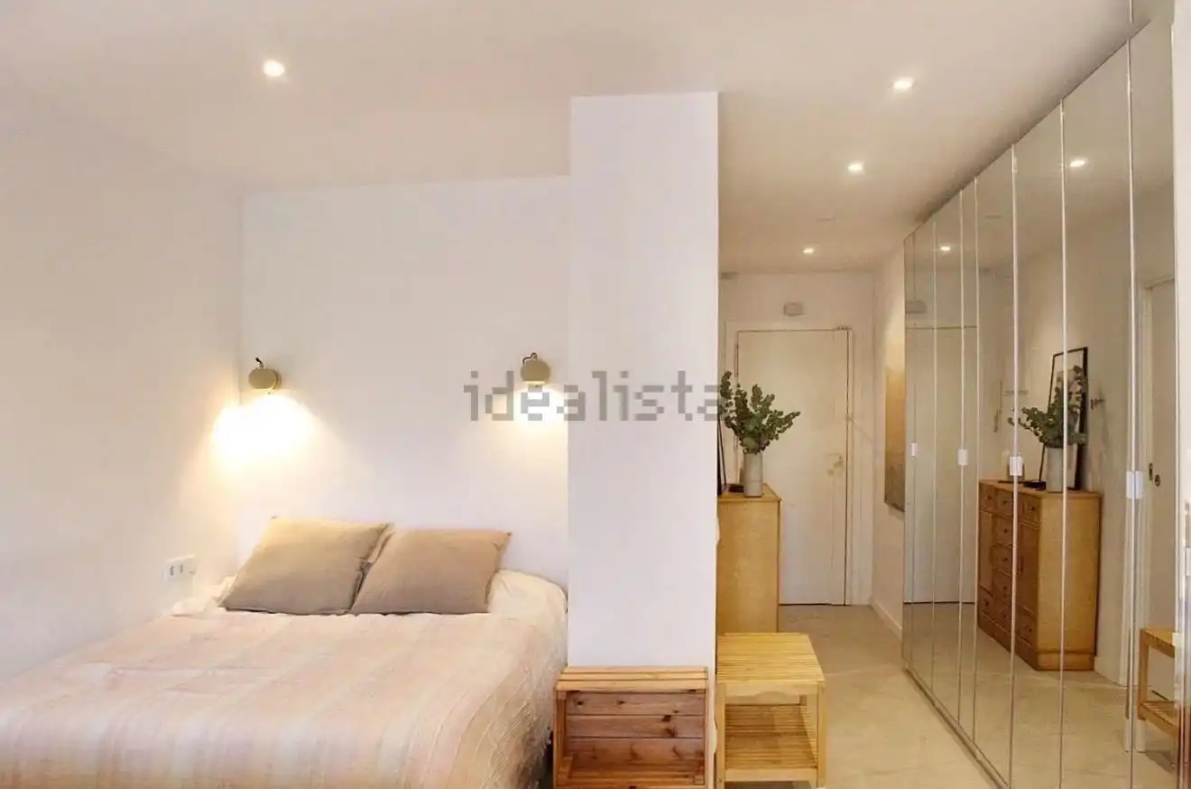 Bedroom of Apartments for rent in Madrid