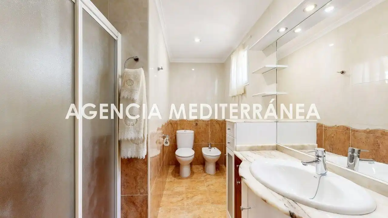 Chalet con piscina en venta en Montserrat, imagen 18