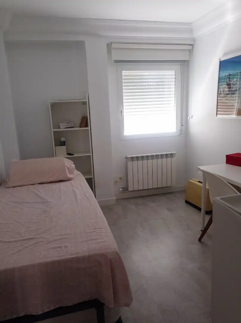 Dormitori de Pis de lloguer en  Zaragoza Capital amb Calefacció, Parquet i Moblat