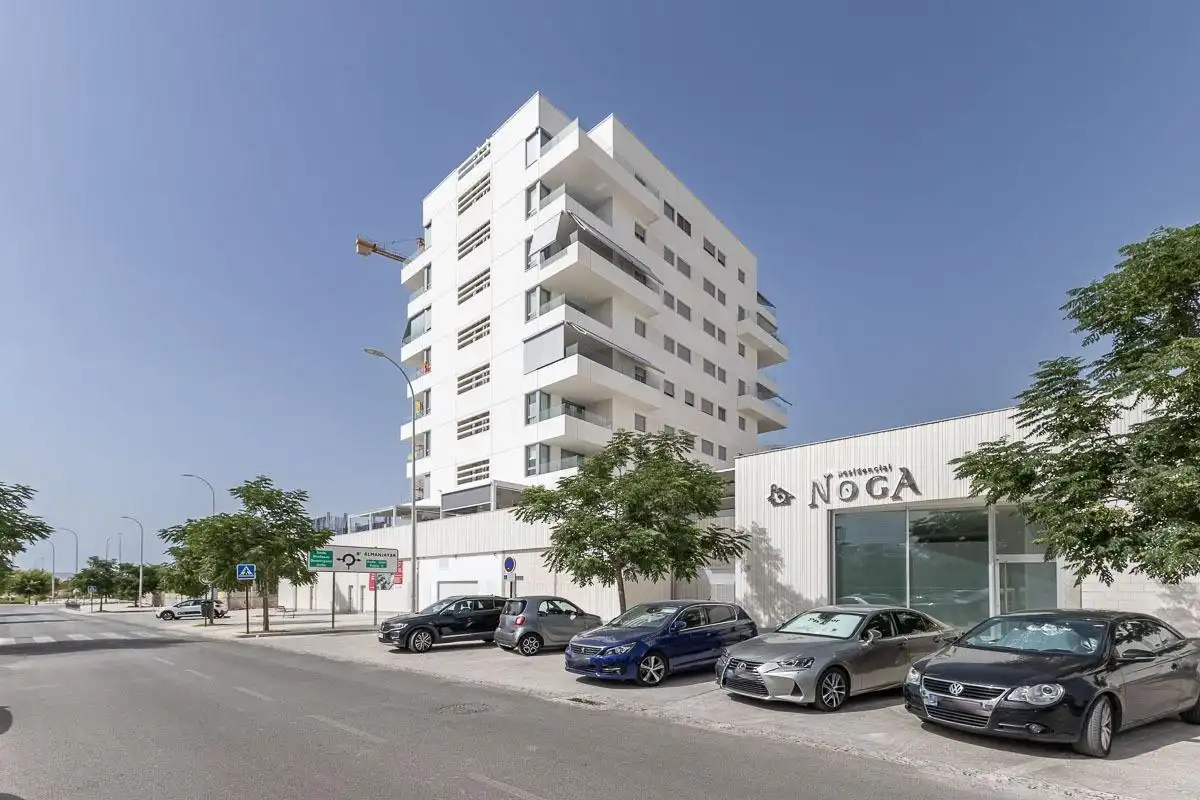 Vista exterior de Piso de alquiler en Granada con Terraza, Amueblado y Piscina comunitaria