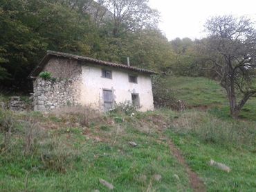 Terreny rústic en venda a Parres