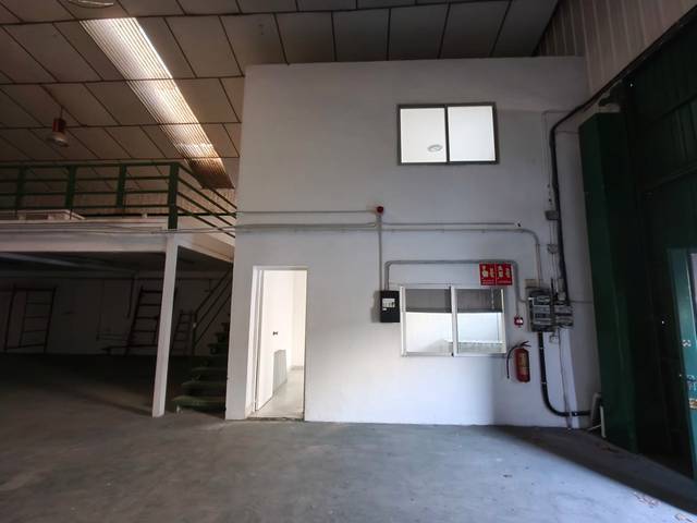 Nave industrial en Alquiler en Calle Destornillador en Carlos Ruiz