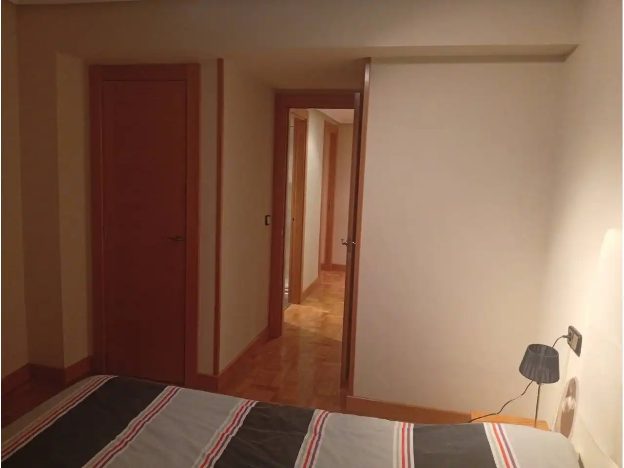 Pis en venda en Oviedo  amb Calefacció, Parquet i Moblat