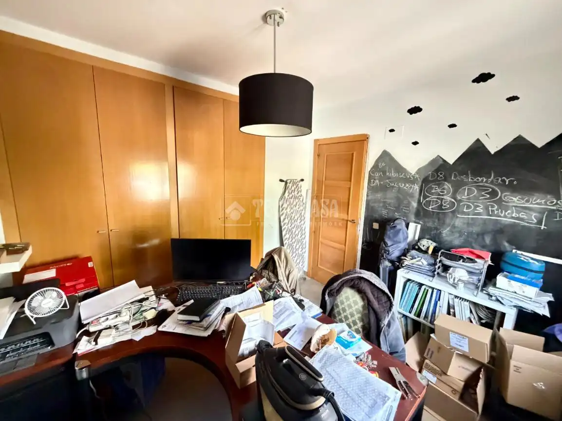 Habitación de Casa o chalet en venta en Serracines con Calefacción y Jardín privado