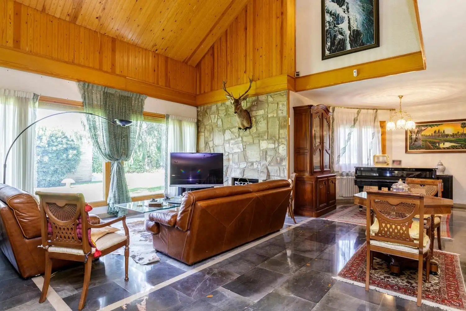 Living room of Houses for sale in Zaragoza  with Air Conditioner, Heating and Private garden