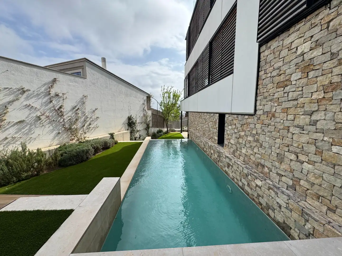 Piscina de Casa o chalet en venta en Barcelona con Aire acondicionado, Calefacción y Jardín privado