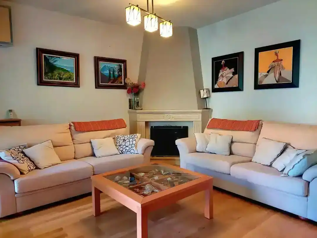 Sala de estar de Casa adosada en venta en Rivas-Vaciamadrid con Aire acondicionado, Calefacción y Jardín privado
