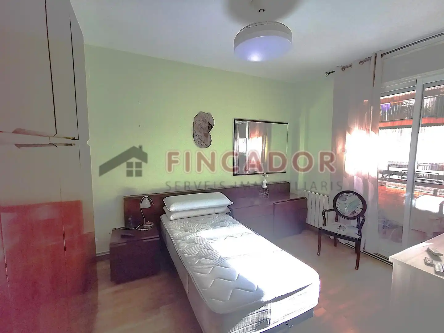 Habitación de Piso en venta en Cornellà de Llobregat con Calefacción, Parquet y Balcón