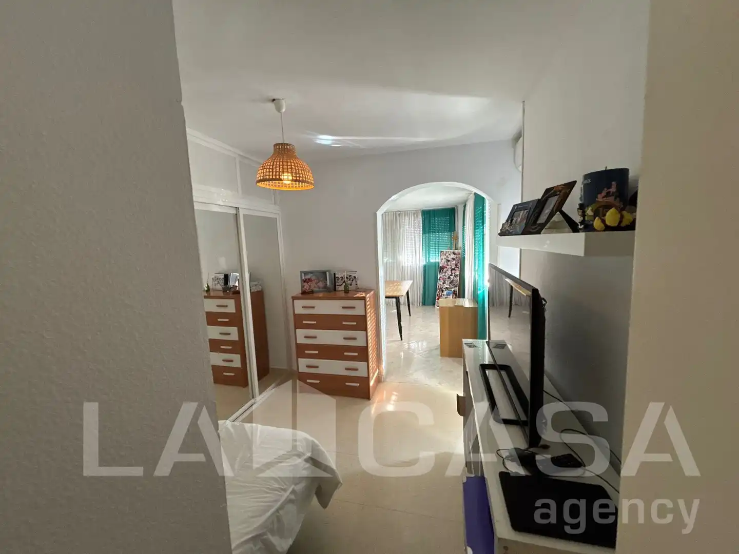 Schlafzimmer von Einfamilien-Reihenhaus zum Verkauf in Montequinto mit Heizung, Abstellraum und Schwimmbad