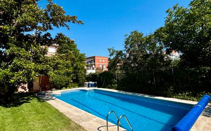 Piscina de Casa o xalet en venda en Pinto amb Aire condicionat, Terrassa i Piscina