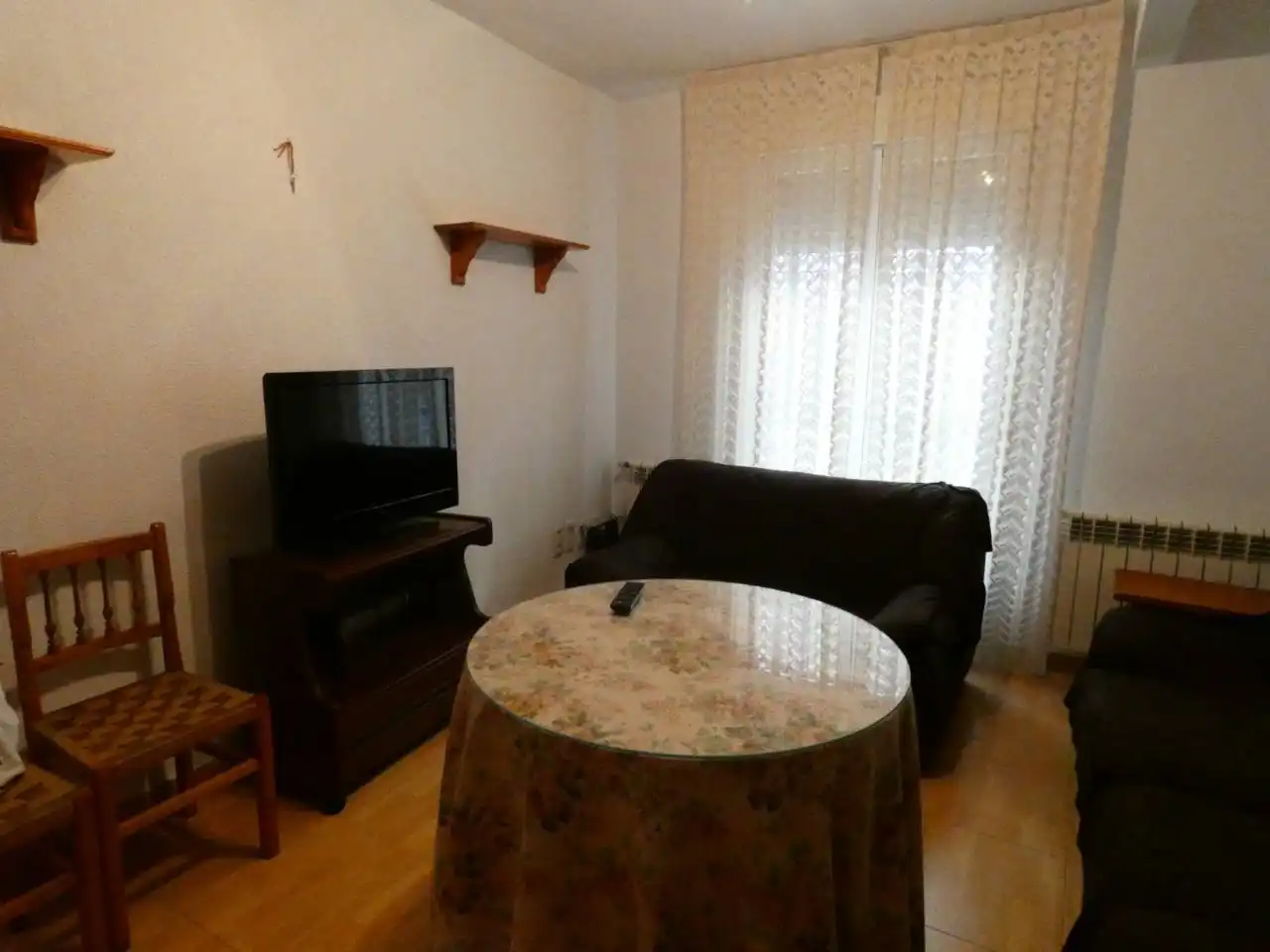 Flat for rent in Calle COVARRUBIAS, Avenida Europa - San Antón