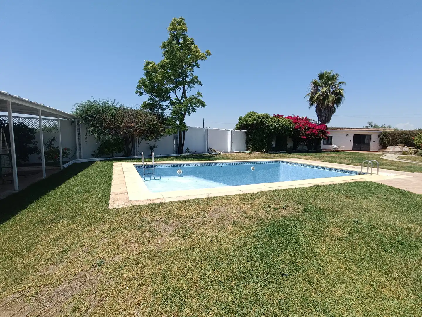 Piscina de Casa o chalet en venta en Espartinas con Aire acondicionado, Jardín privado y Terraza