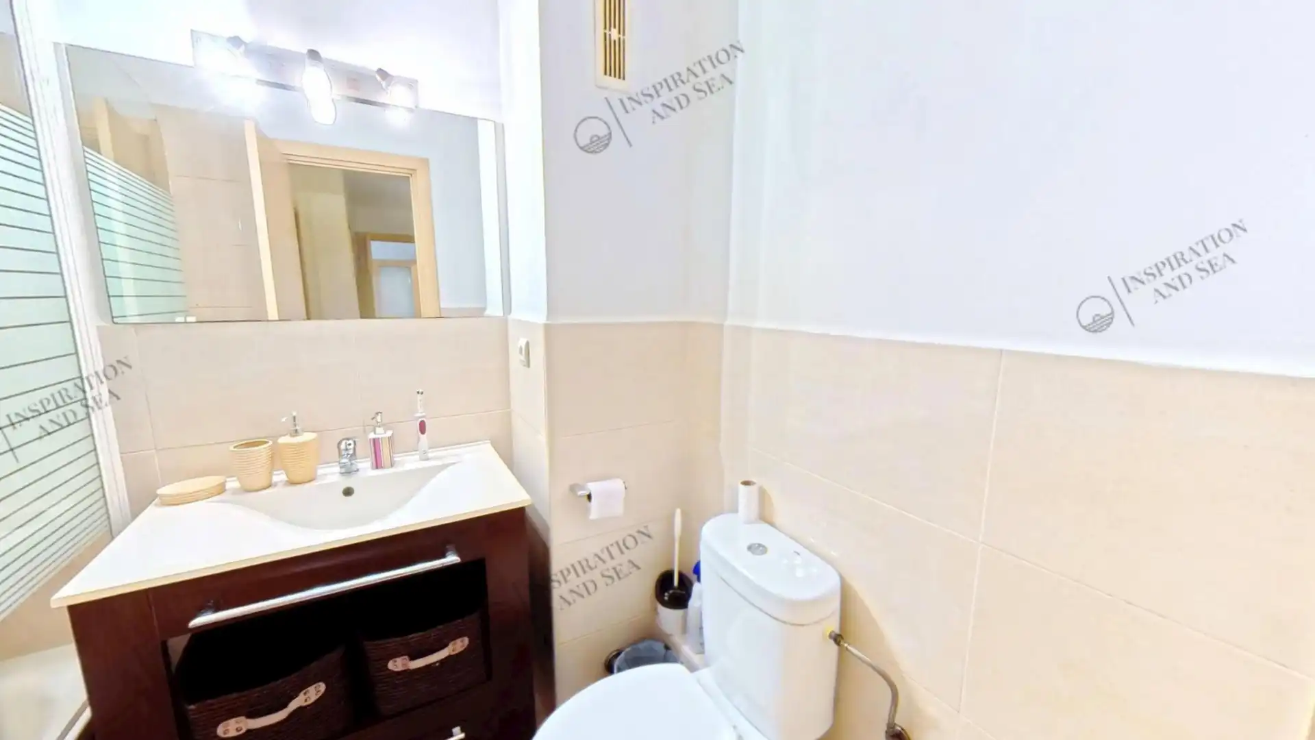 Baño de Piso en venta en Santa Eulària des Riu con Aire acondicionado y Terraza