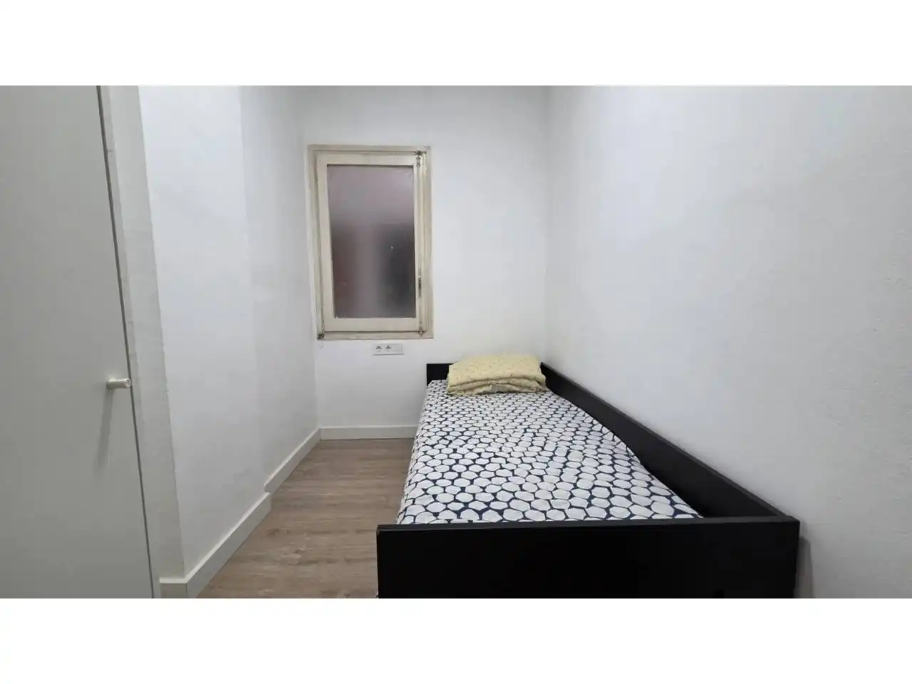 Flat for rent in Calle Felip II, La Sagrera