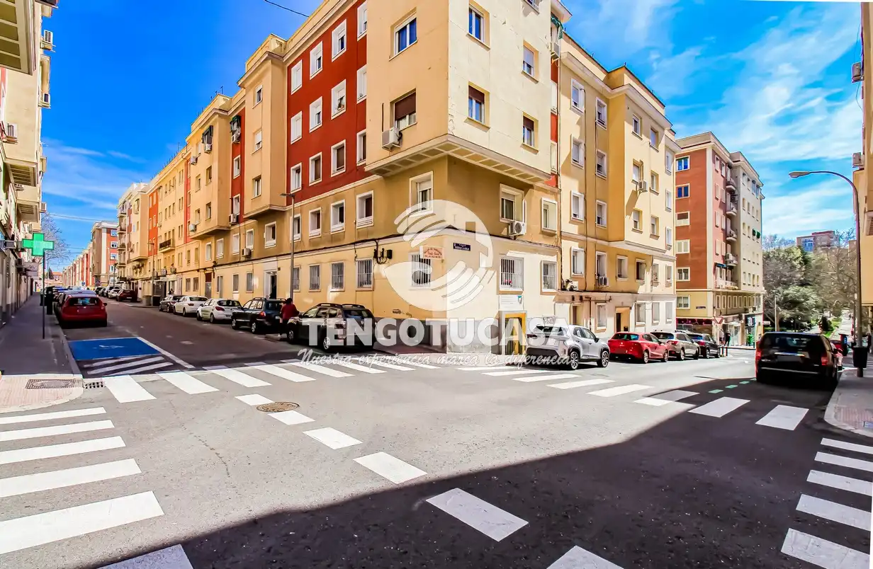 Außenansicht von Wohnung zum Verkauf in Madrid mit Klimaanlage, Heizung und Terrasse