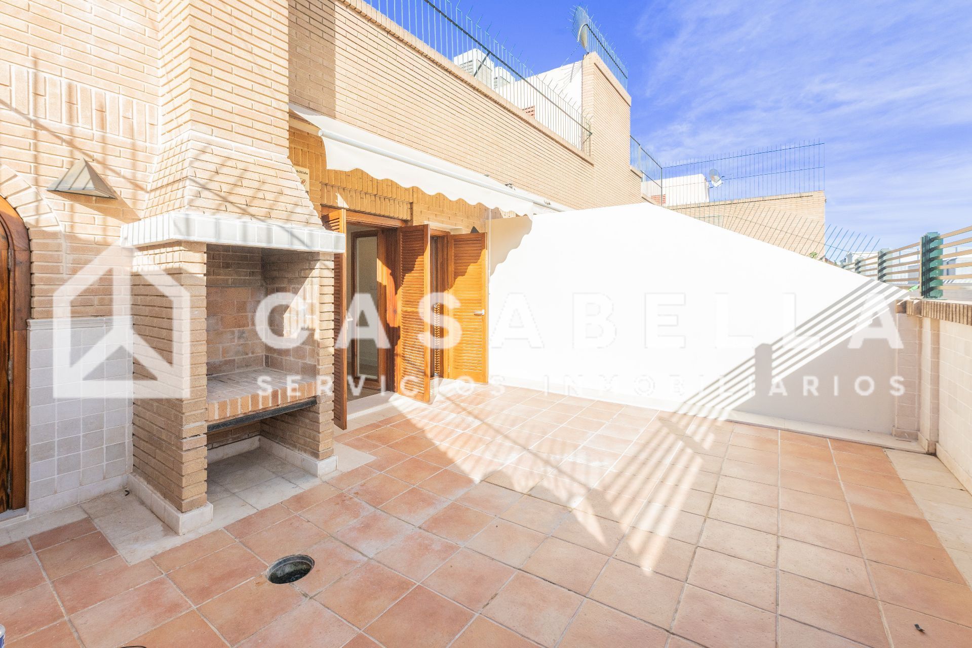 Terrace of Attic to rent in  Valencia Capital  with Air Conditioner, Heating and Terrace