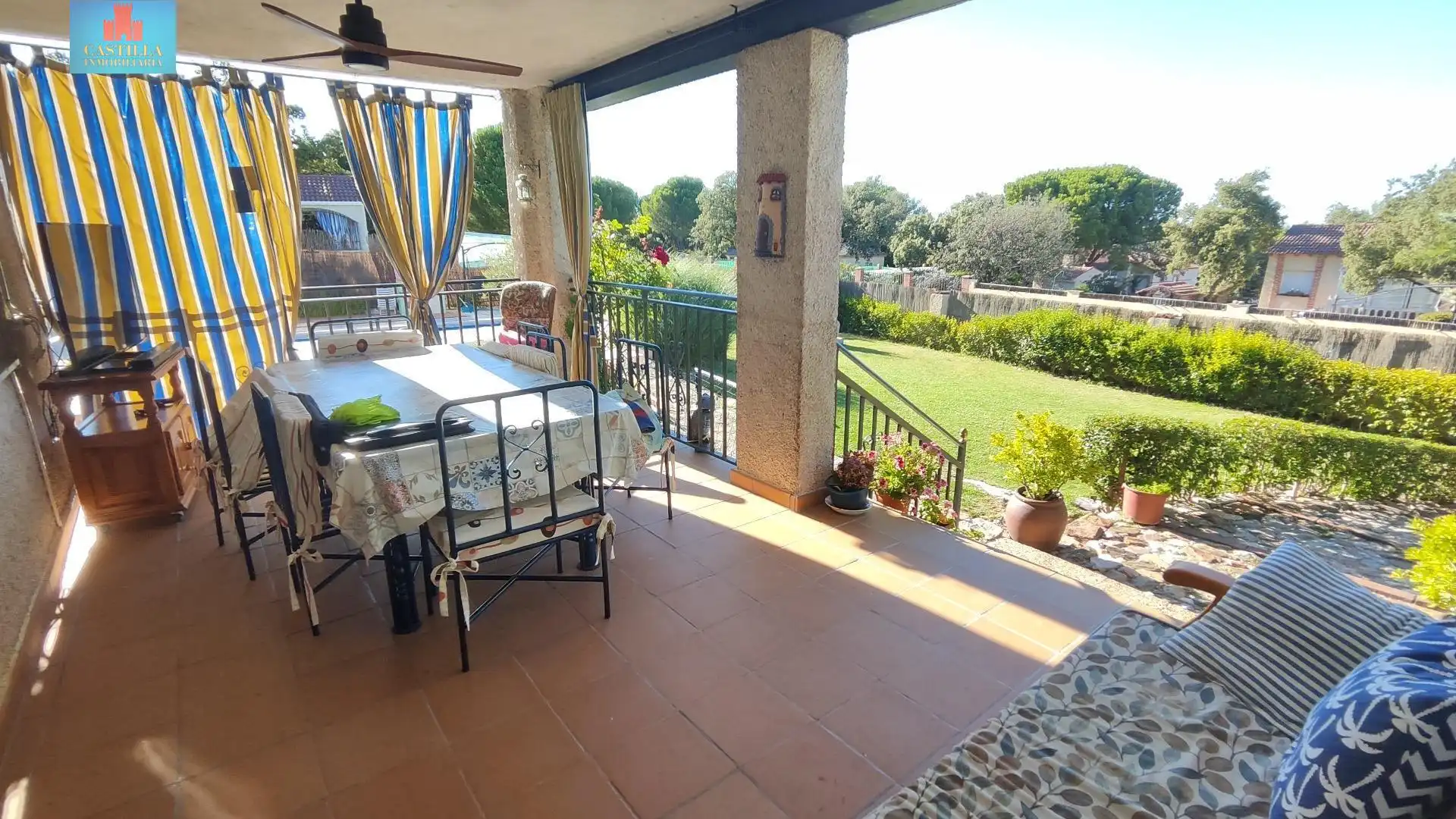 Terrassa de Casa o xalet en venda en Peñalba de Ávila amb Calefacció, Jardí privat i Traster
