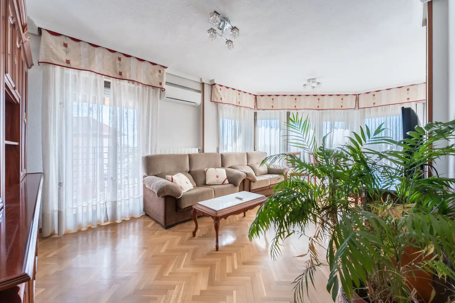 Sala d'estar de Dúplex en venda en Leganés amb Aire condicionat, Calefacció i Parquet