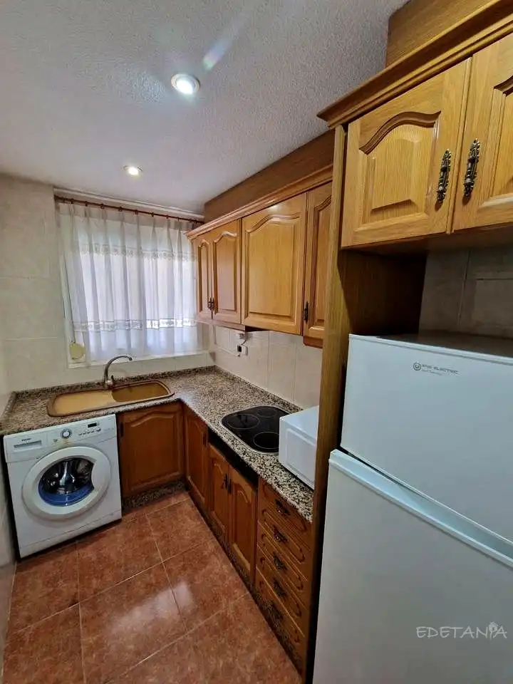 Cocina de Planta baja de alquiler en Moncada con Aire acondicionado, Calefacción y Amueblado