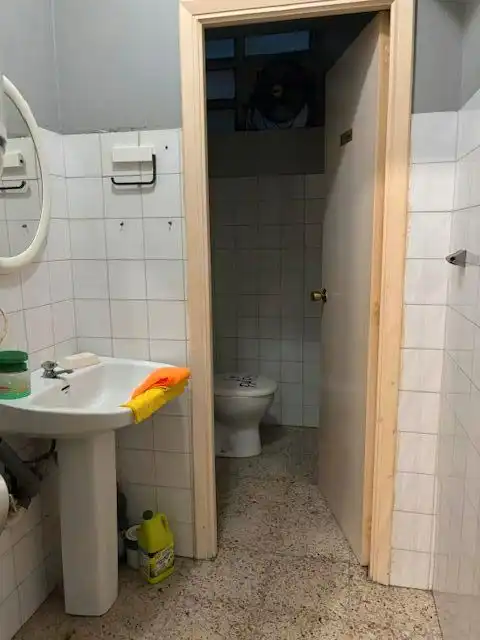 Baño de Local de alquiler en Narón