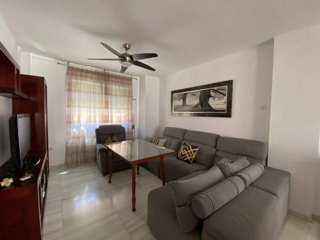 Casa adosada en Alquiler en Calle PINTOR LOPEZ MEZQUITA en San Cayetano