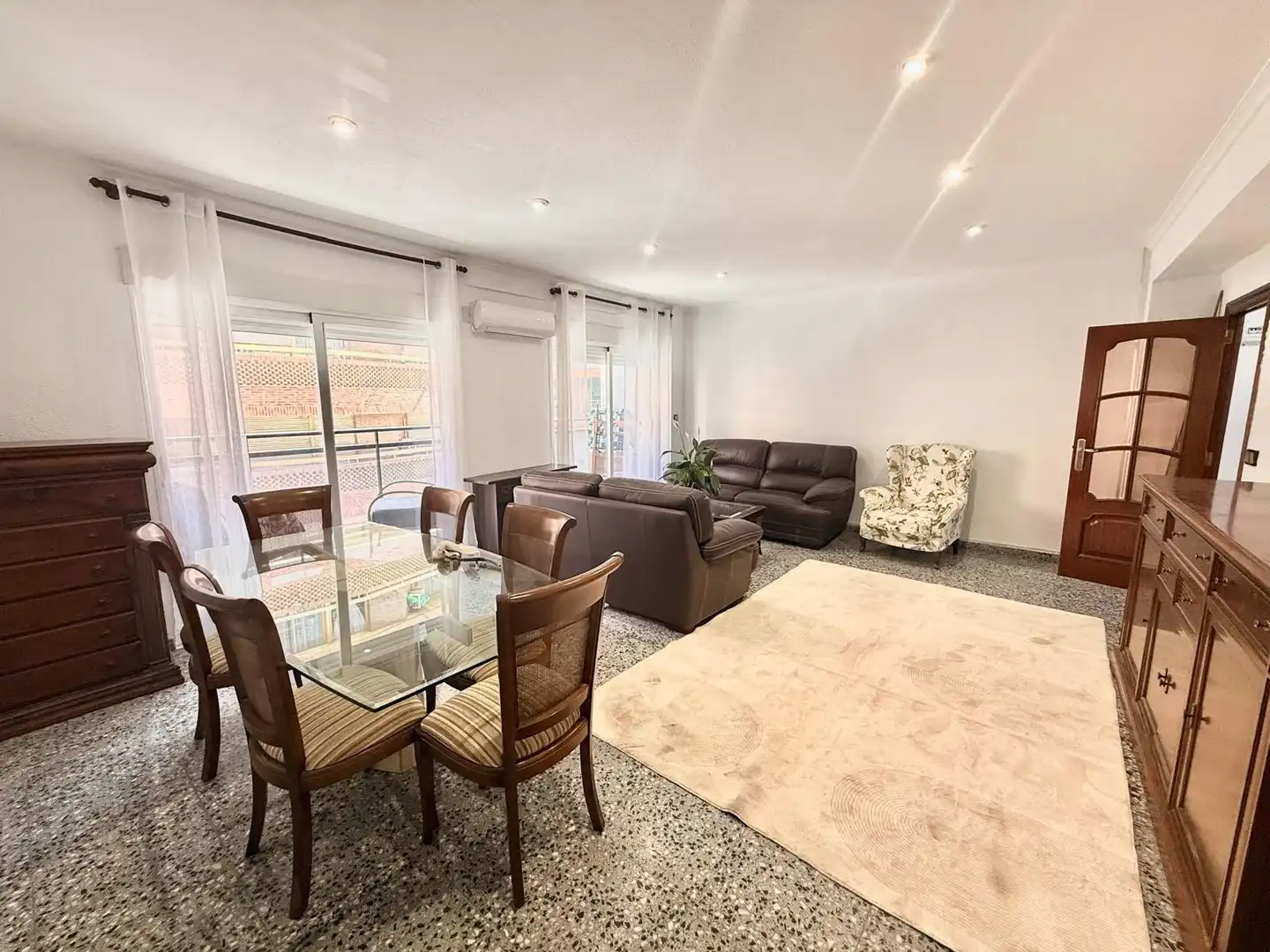 Sala d'estar de Apartament de lloguer en Alicante / Alacant amb Aire condicionat, Moblat i Balcó