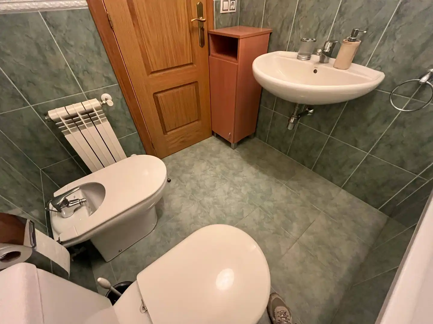Baño de Piso de alquiler en Santiago de Compostela  con Calefacción, Trastero y Amueblado