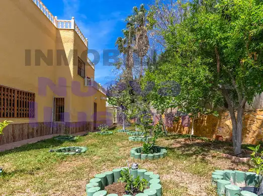Garden of Houses for sale in Roquetas de Mar  with Air Conditioner, Heating and Private garden