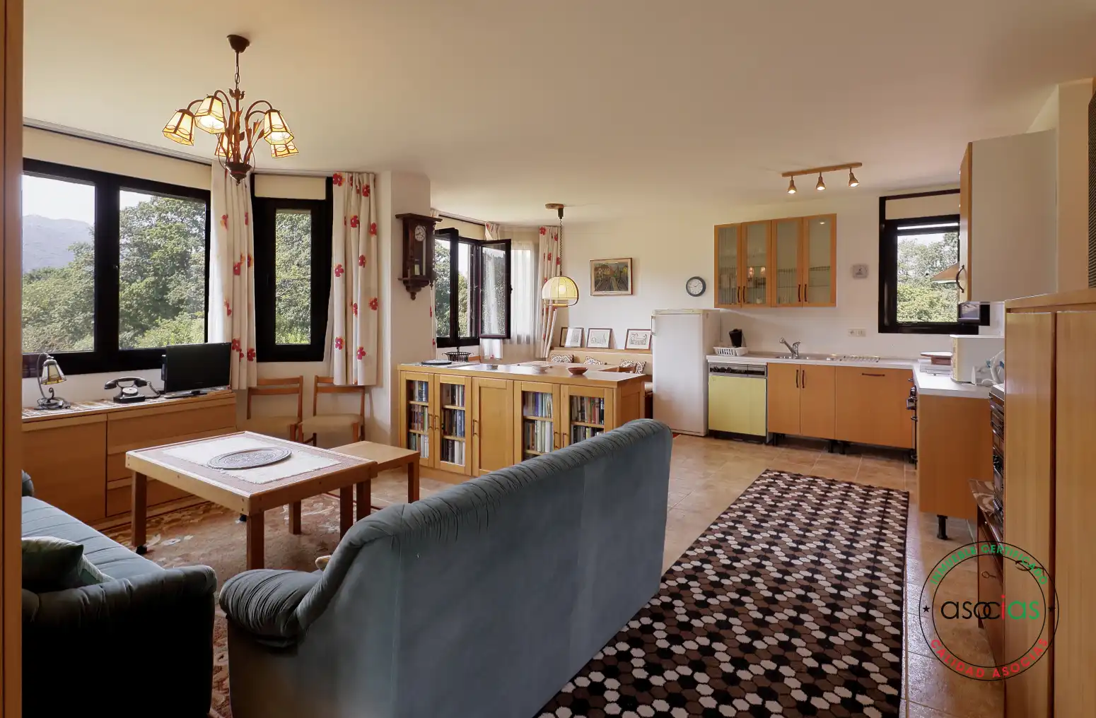 Sala d'estar de Casa o xalet en venda en Nava amb Calefacció, Parquet i Traster