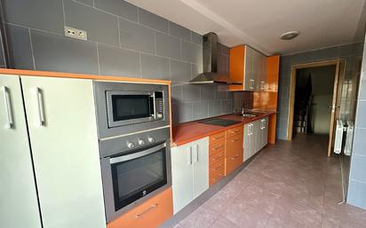 Cuina de Casa o xalet en venda en Malpartida de Plasencia amb Calefacció