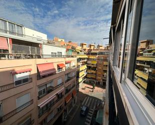 Vista exterior de Àtic en venda en Benidorm amb Aire condicionat, Calefacció i Terrassa