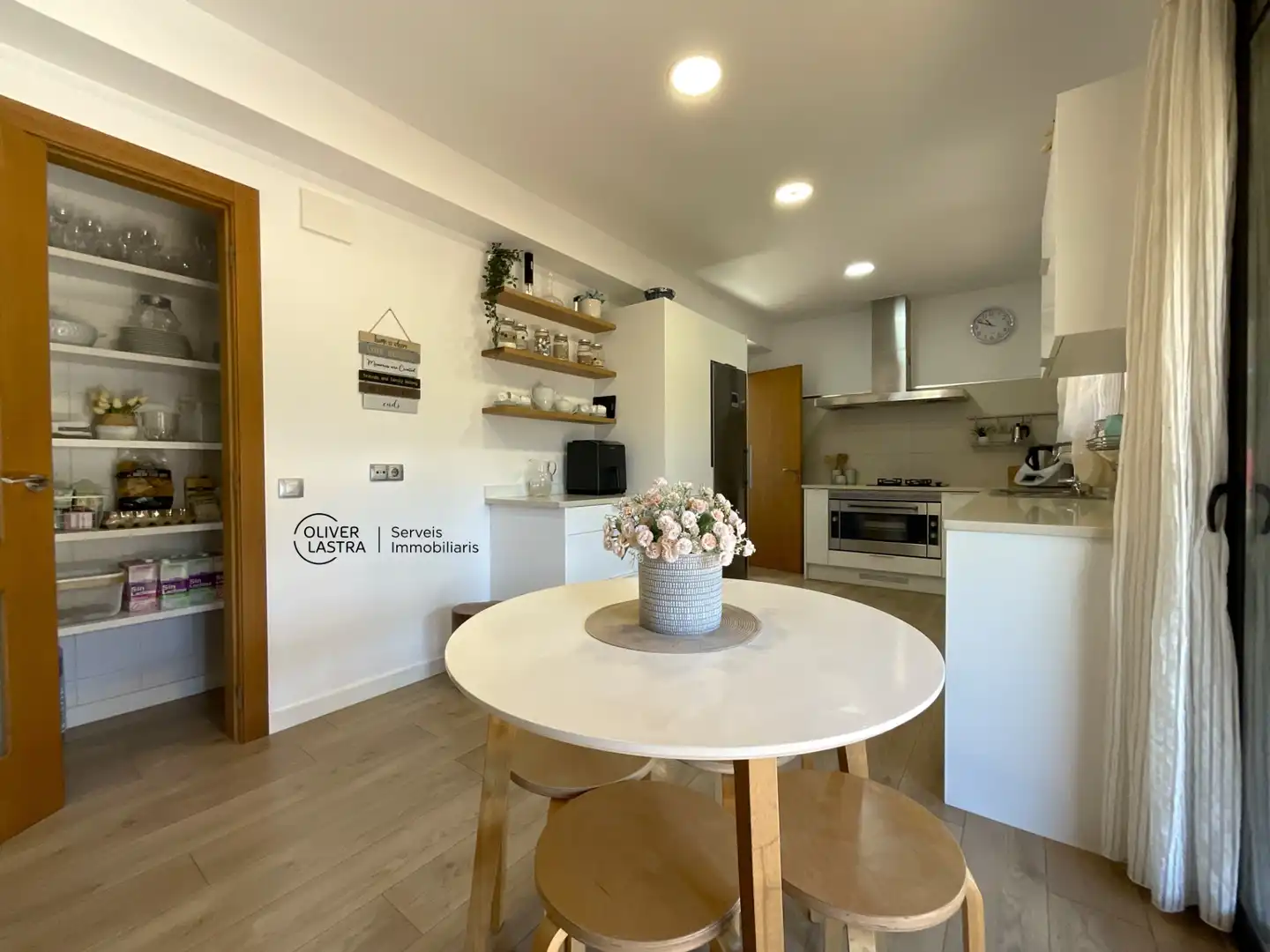Cocina de Casa o chalet en venta en Corbera de Llobregat con Aire acondicionado, Calefacción y Jardín privado