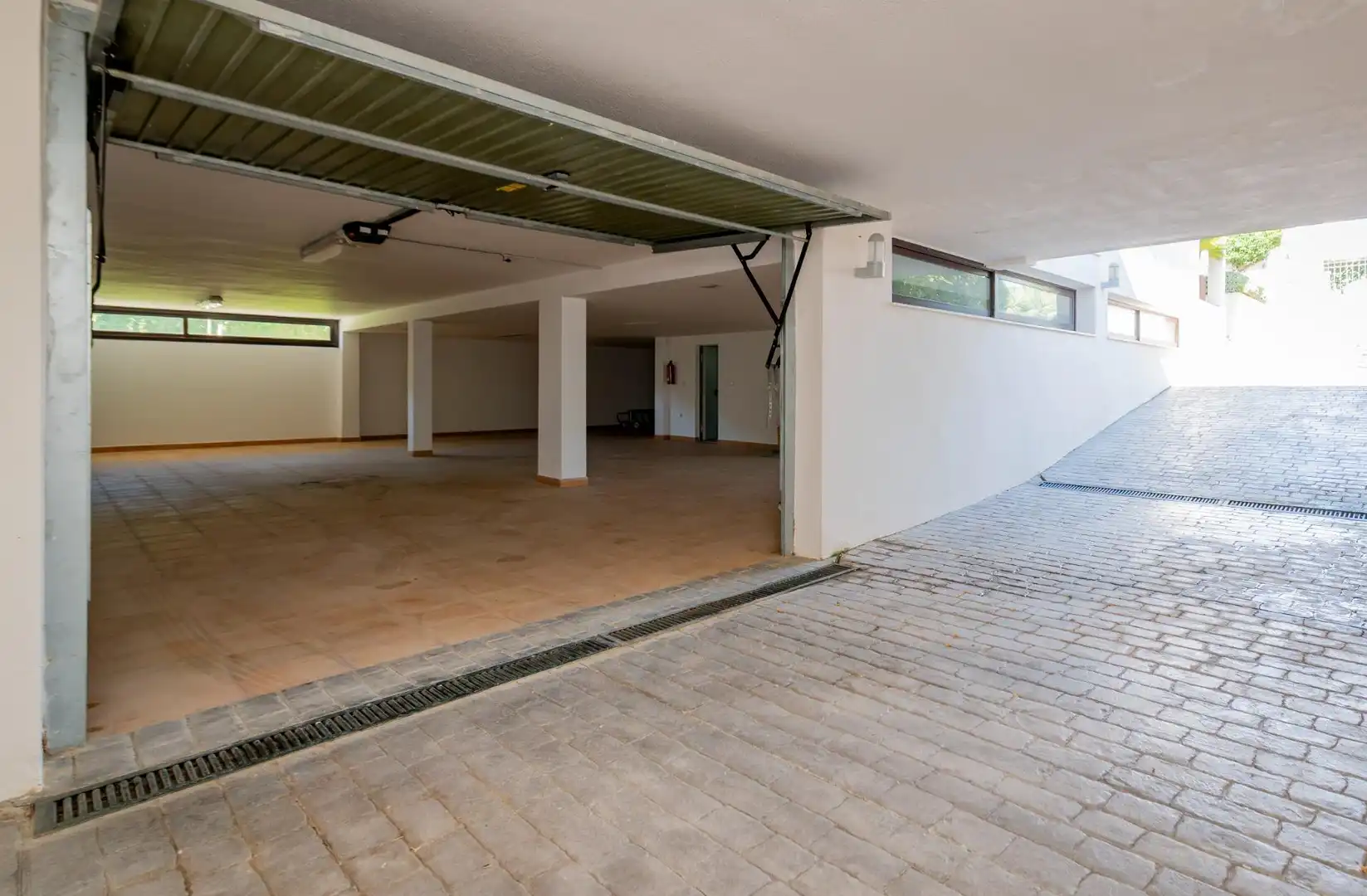 Parking of Houses for sale in Centro