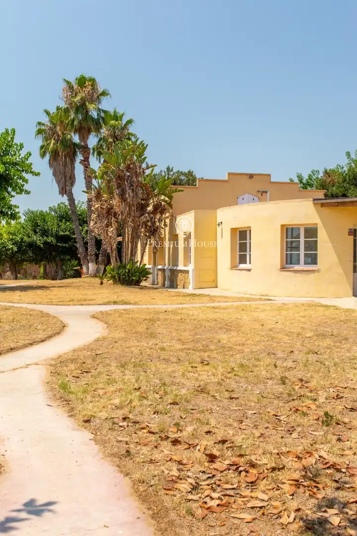 Exterior view of Houses for sale in Mataró