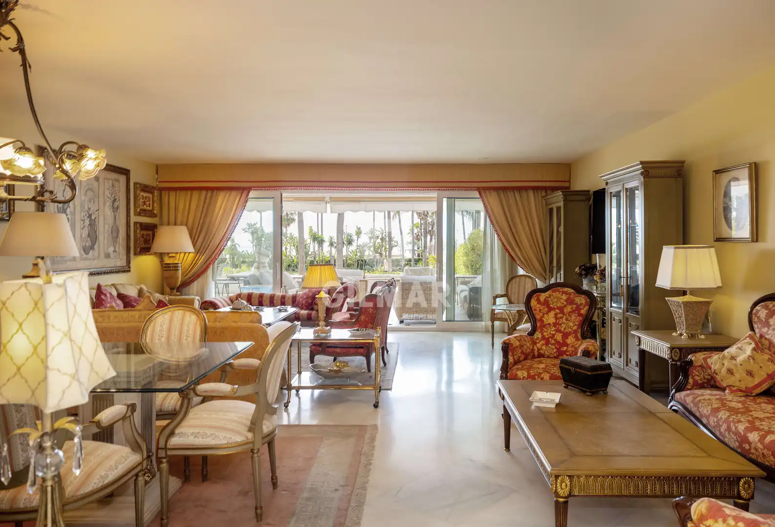 Sala de estar de Apartamento en venta en Marbella con Calefacción, Jardín privado y Trastero