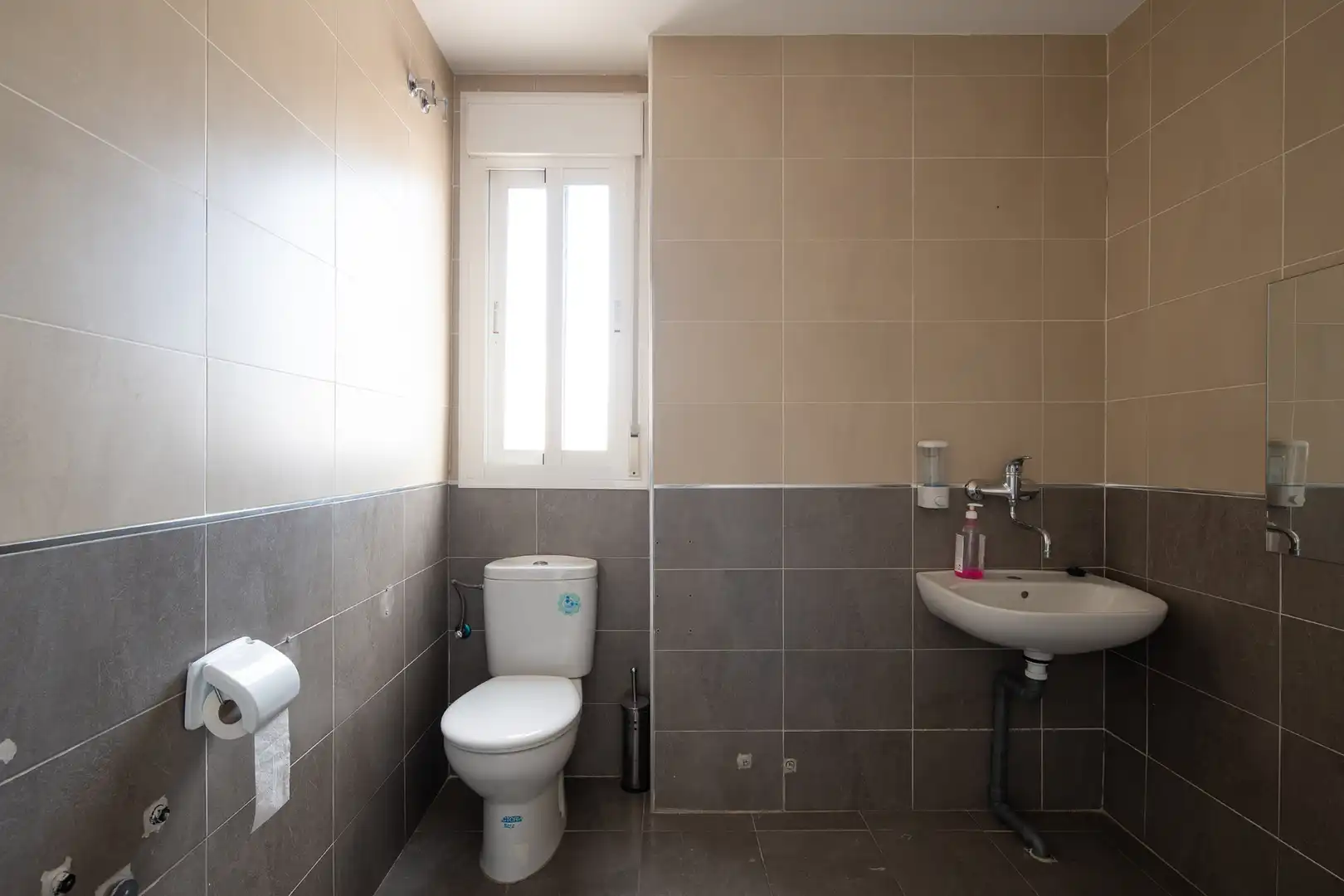 Bany de Pis en venda en Cenes de la Vega amb Aire condicionat i Terrassa