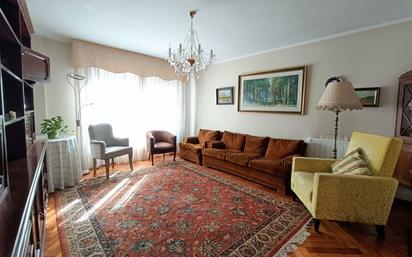 Living room of Flat for sale in Vigo   with Heating, Parquet flooring and Oven
