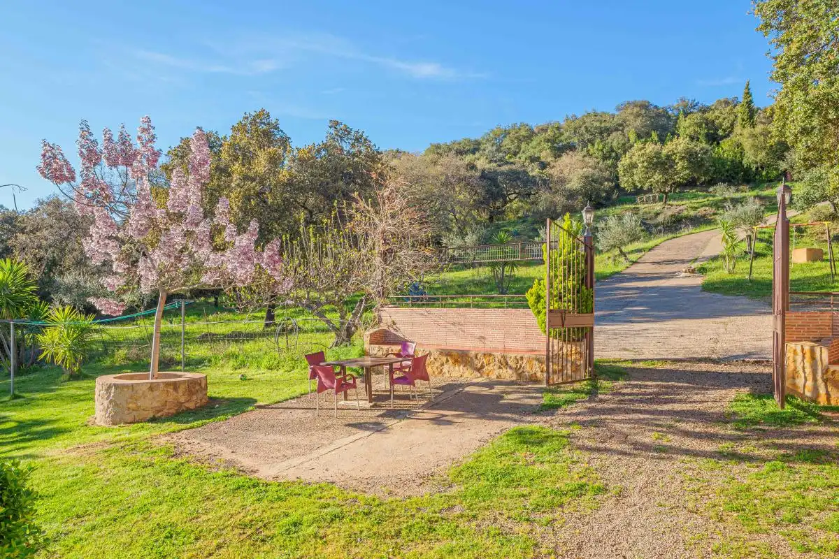Jardín de Finca rústica en venta en Aracena con Aire acondicionado, Calefacción y Jardín privado