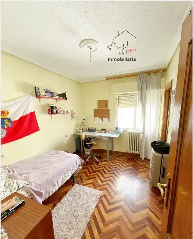 Bedroom of Flat for rent in Salamanca  with Heating, Parquet flooring and Terrace