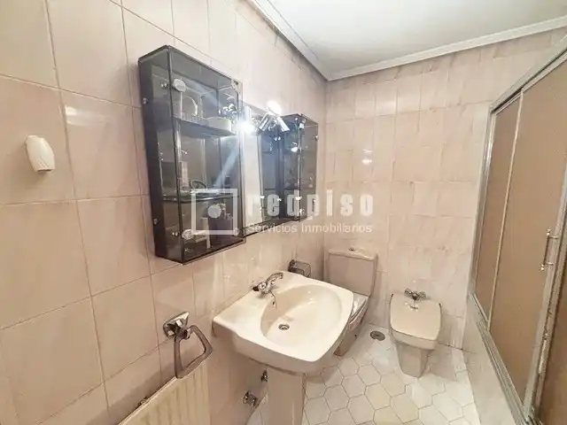 Bany de Dúplex en venda en Guadalajara amb Calefacció, Terrassa i Moblat