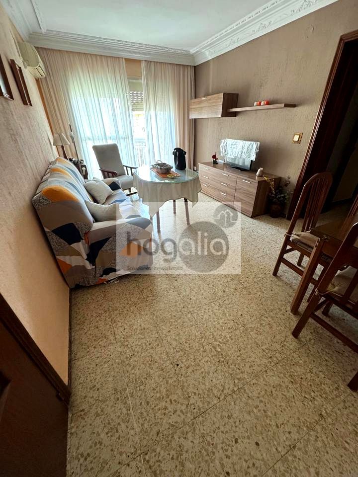 Sala de estar de Piso de alquiler en  Sevilla Capital con Aire acondicionado, Terraza y Amueblado