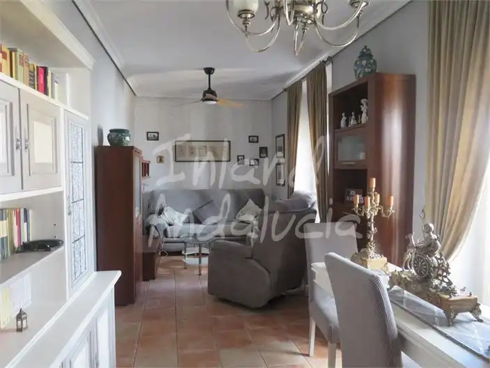Sala de estar de Casa adosada en venta en Martos con Aire acondicionado, Trastero y Piscina