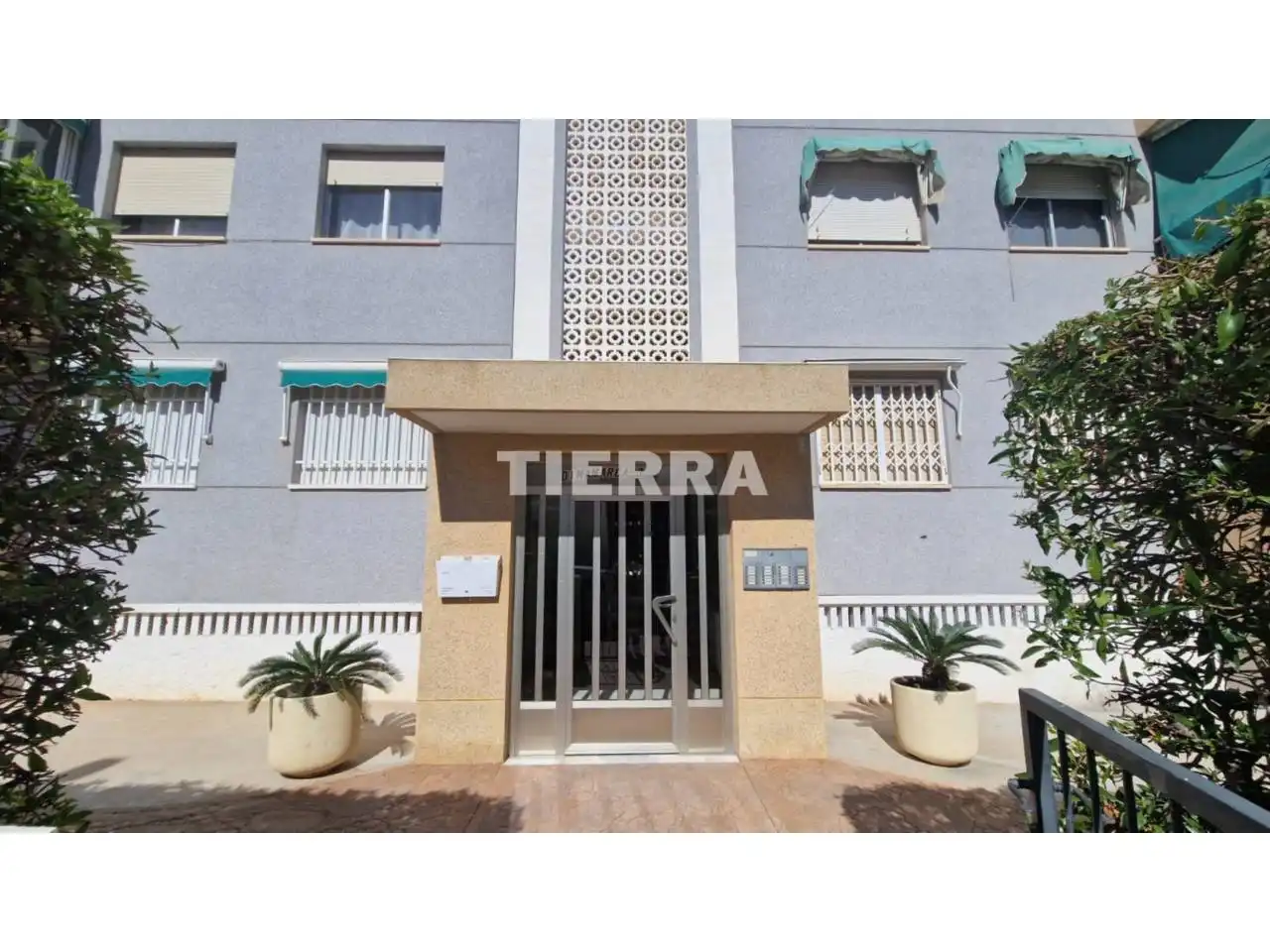Flat with terrace for sale in Calle pleamar, imagen 2